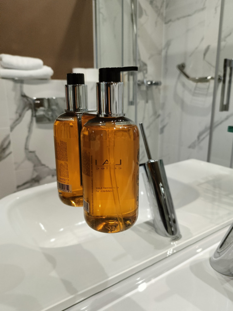 elegancki_dozownik_hotelowy elegancki_dozownik_hotelowy