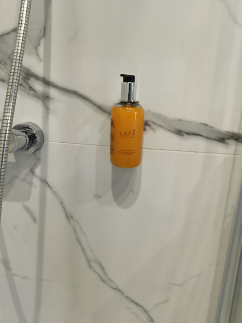 dozownik_pod_prysznic dozownik_pod_prysznic